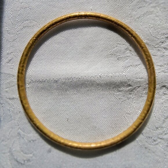 Beautiful Vintage Brass Bracelet 5 Grams 3" Circumference - Picture 1 of 1